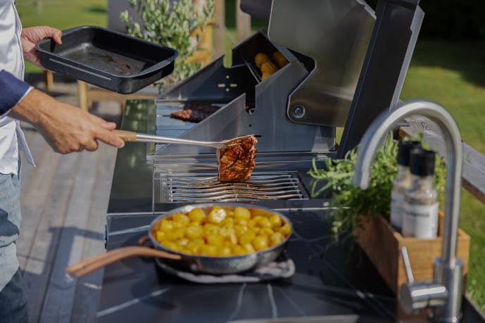 Pure - Freistehender Gasgrill mit 4 Brennern und Infrarot-Seitenbrenner - Schwarz - Bild 4